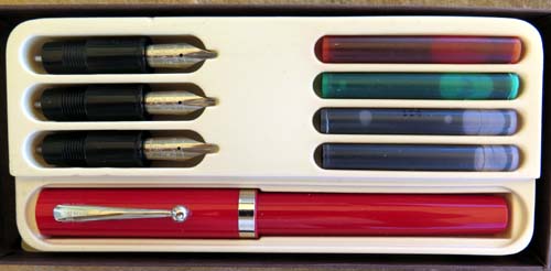 SHEAFFER CALLIGRAPHY SET WITH 3 DIFFERENT SIZED FRONT ENDS